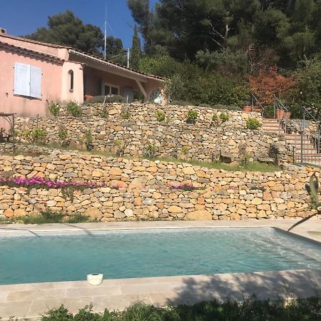 Hauteurs De Toulon : Charmant Studio Piscine Exteriér fotografie